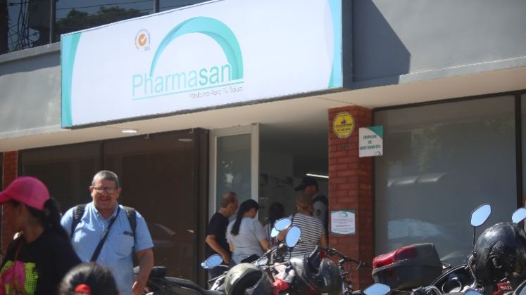 Usuarios de Sanitas ya reciben medicamentos de Pharmasan. / Foto: Laura Serrano / La Opinión 