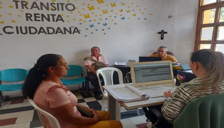 Algunos beneficiarios del programa presidencial Renta Ciudadana denuncian presuntas irregularidades en el desembolso de los recursos./ Foto: Cortesía