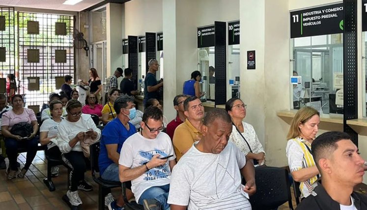 Contribuyentes residenciales y comerciales se quejan de la plataforma y el servicio que presta la empresa Informática y Tributos./ Foto Archivo