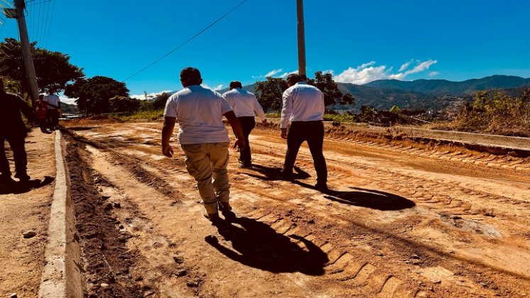 En el populoso sector de Simón Bolívar se adecuarán las redes hidrosanitarias para extender la capa asfáltica.