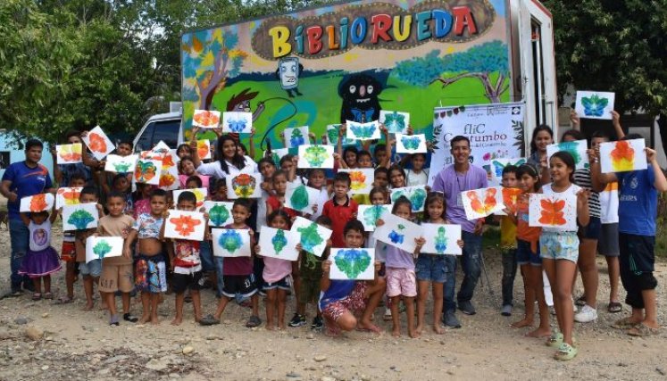 TIBÚ CELEBRÓ EL LIBRO CON LA FLIC CATATUMBO