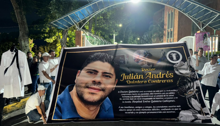 Gremio médico protesto en el Erasmo Meoz por homicidio del cirujano cardiovascular.