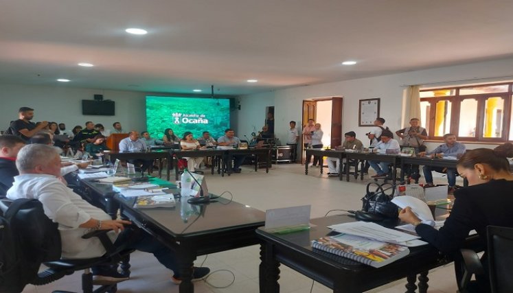 En el Concejo de Ocaña se analiza el posible desmonte del alumbrado público en las veredas donde no se presta ese servicio./ Foto: Archivo / La Opinión