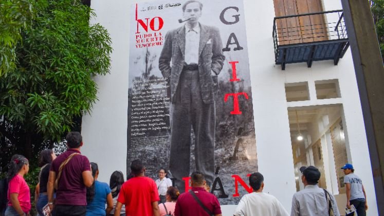 Exposición homenajea el legado de  Jorge Gaitán Durán en la Biblioteca Pública. / Foto: Cortesía / La Opinión