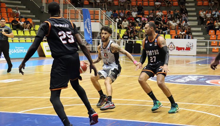 Motilones del Norte vs. Piratas, Jeremy Smith. 