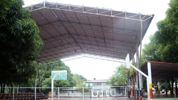 El coliseo ha entrenado a estrellas de baloncesto municipal. / Foto: Carlos Ramírez.     