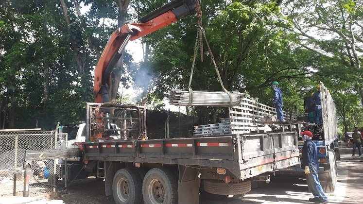 Cierre total de la vía Ocaña-Cúcuta para vehículo Pesado mientras avanza la instalación del puente metálico. Los carros livianos pueden tomar una vía alterna.