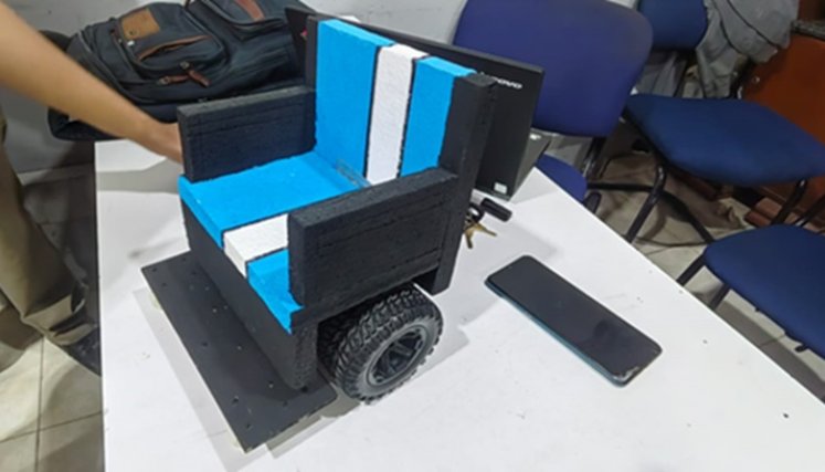 La silla robótica que inventaron estudiantes cucuteños