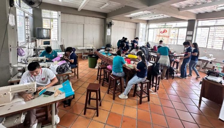 Estos productos se han convertido en una muestra de talento local y en una oportunidad para que los estudiantes ingresen al mercado con ideas innovadoras y un capital humano competitivo./ Foto: Cortesía / La Opinión 