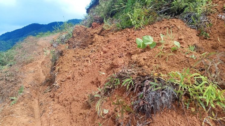 Una emergencia vial se registra en la zona rural del municipio de Hacarí ante los torrenciales aguaceros. 