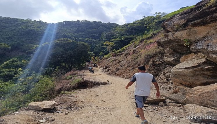 Una emergencia vial se registra en la zona del Catatumbo ante los torrenciales aguaceros.