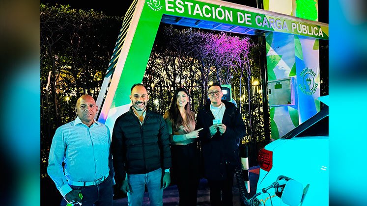 El gerente de CENS, José Miguel González, lideró el acto inaugural./ Foto Cortesía