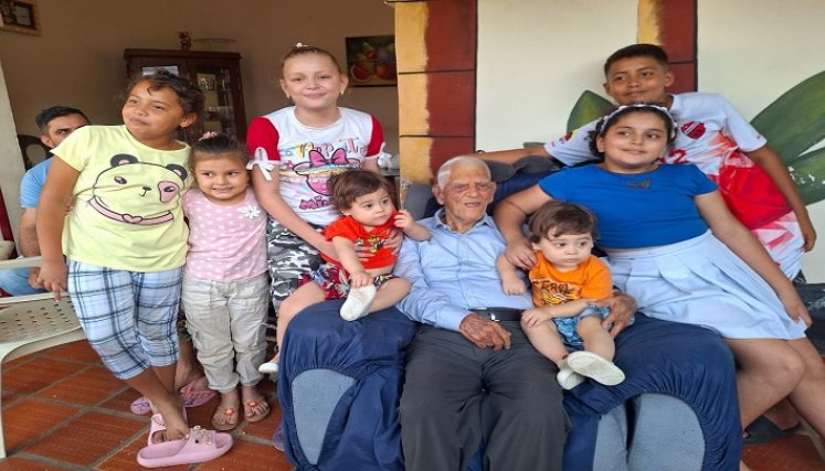 Veterano de mil batallas vive intensamente la Navidad.
