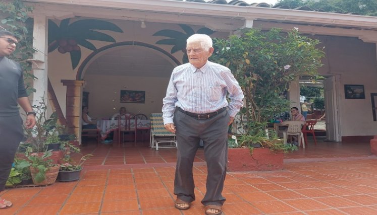 Veterano de mil batallas vive intensamente la Navidad.