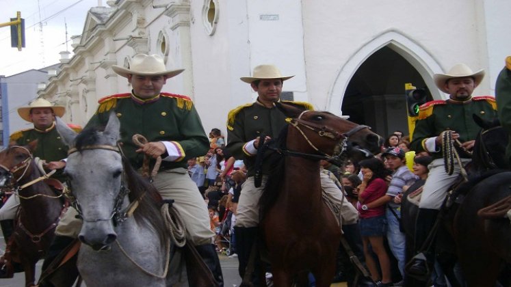 Kilómetros de cultura recorrerán los artistas de Ocaña durante el Desfile cultural de los Genitores.