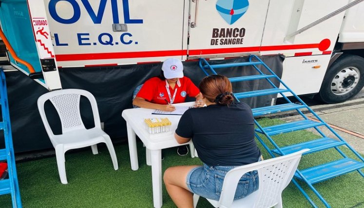 Las experiencias son gratificantes para los voluntarios que consignan esa cuota en el banco de sangre para salvar vidas. /Foto: Cortesía /La Opinión