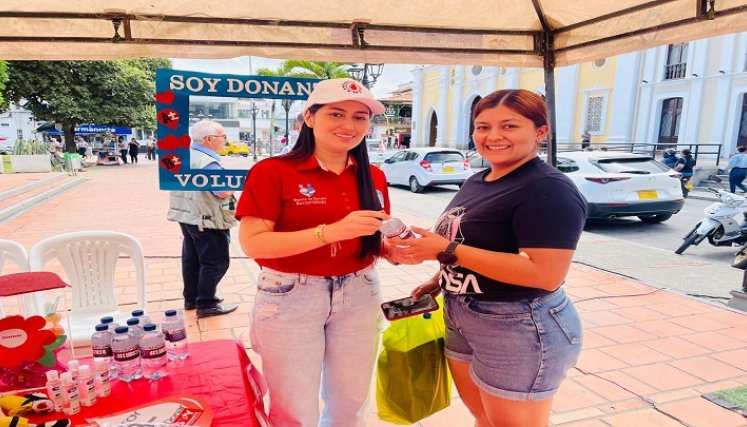 Las experiencias son gratificantes para los voluntarios que consignan esa cuota en el banco de sangre para salvar vidas. /Foto: Cortesía /La Opinión