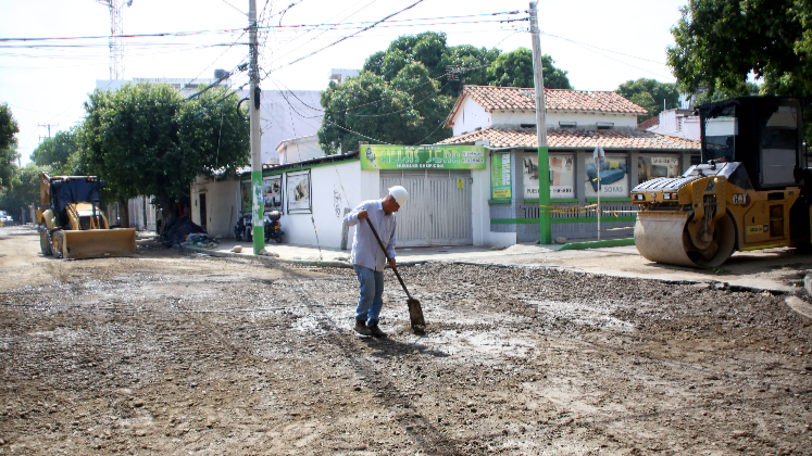 Así van los trabajos de recuperació de la malla vial en El Contento. 