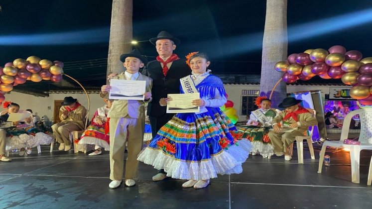 Con un alto nivel en la interpretación de las danzas folclóricas se realiza el Reinado Niña ocañerita.