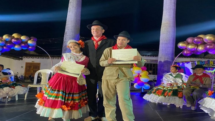 Con un alto nivel en la interpretación de las danzas folclóricas se realiza el Reinado Niña ocañerita.