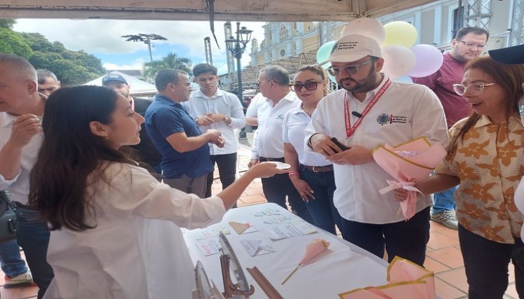 En el marco de los 454 años de Ocaña, los niños muestran el talento para los negocios.