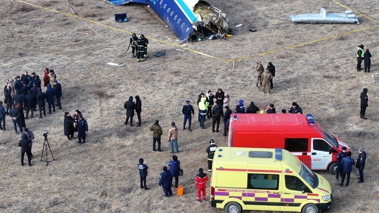 El avión de Azerbaijan Airlines tras el grave suceso. 