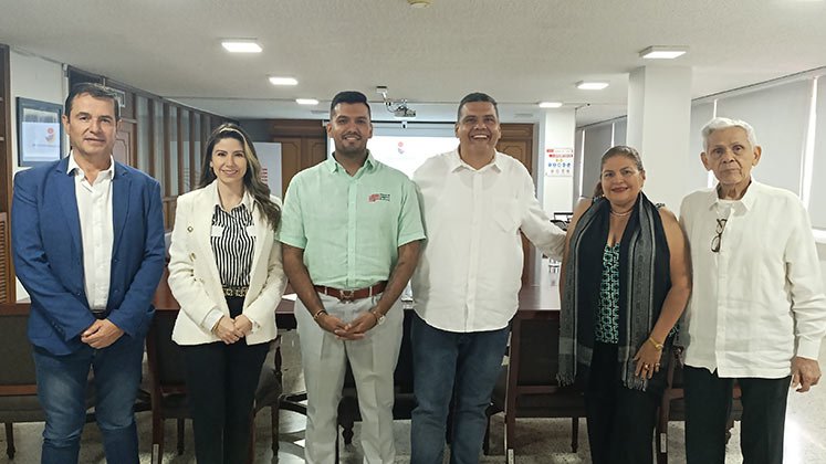 Tulio Ramírez (Cavecol), Gipsy Pineda (Fedecámaras Táchira), Sergio Castillo (Cámara de Comercio de Cúcuta), Víctor Méndez (Cámara Colombo Venezolana) e Isabel Castillo y Leonardo Méndez (Cámara de Comercio de San Antonio)./ Foto La Opinión