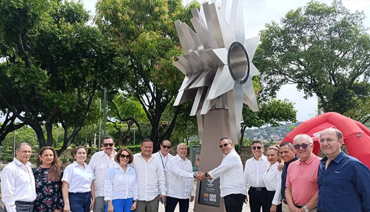 Entrega de la escultura ‘Sol de Cúcuta’./ Foto Leonardo Favio Oliveros-La Opinión