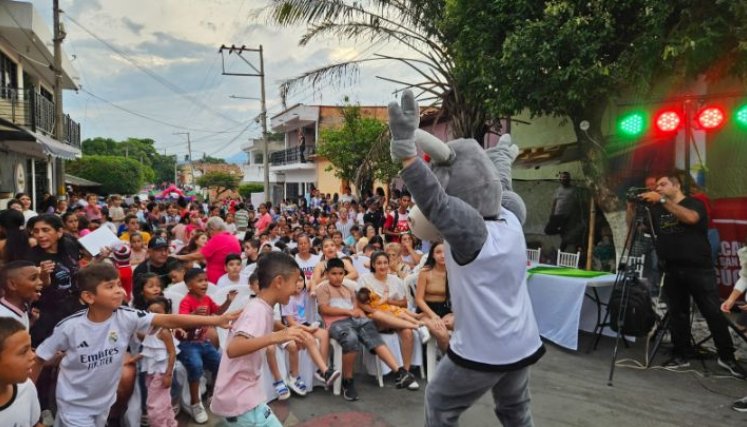 niños y grandes gozan con las presentaciones navideñas/Foto cortesía