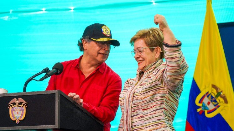 El presidente Gustavo Petro junto al ministra de Trabajo, Gloria Ramírez. / Foto Presidencia