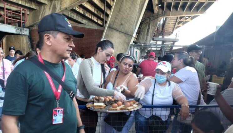 Comida para desplazados. / Foto: Cortesía / La Opinión 