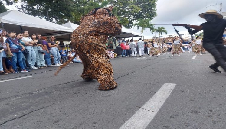 Vivas se mantienen las tradiciones a través de las danzas folclóricas en varios municipios de la provincia de Ocaña y sur del departamento del Cesar.   