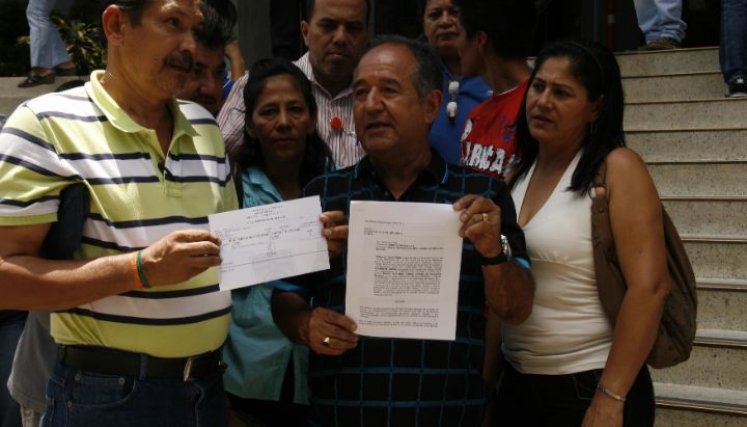 Eduardo Parra Ruiz (centro) en un acto académico en la ciudad el año pasado/Foto archivo