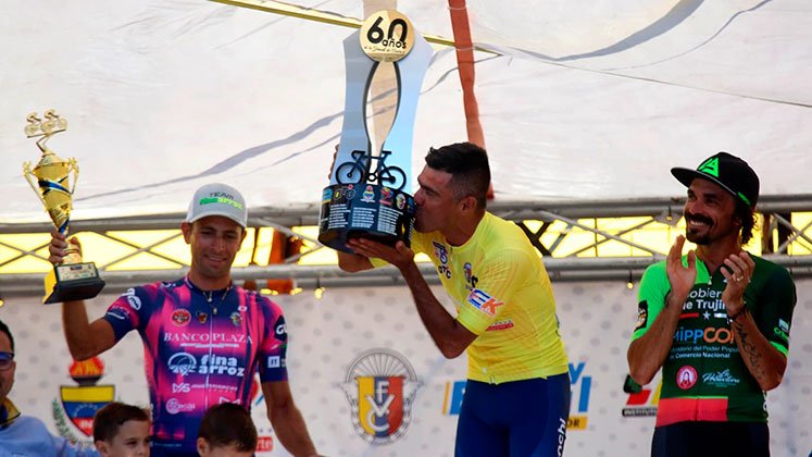 Eduin Becerra, campeón de la Vuelta al Táchira 2025. 