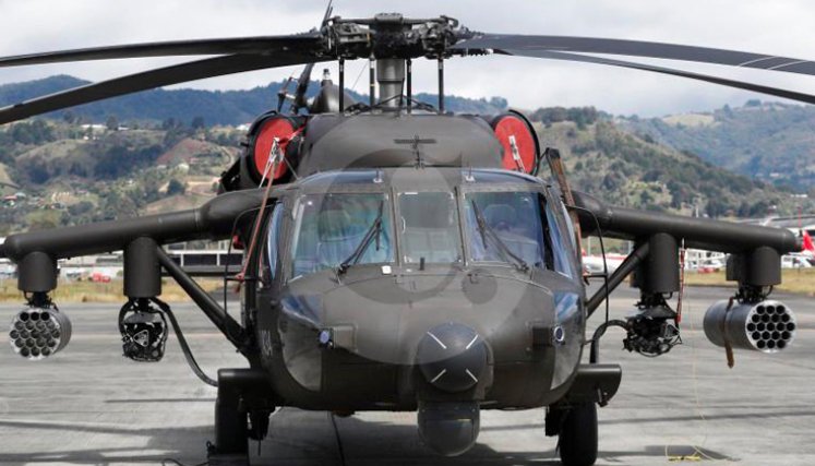 Elicoptero Black Hawk