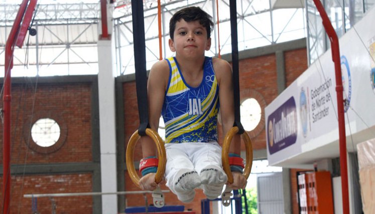 Gimnasta de Jalisco, México en Cúcuta. 