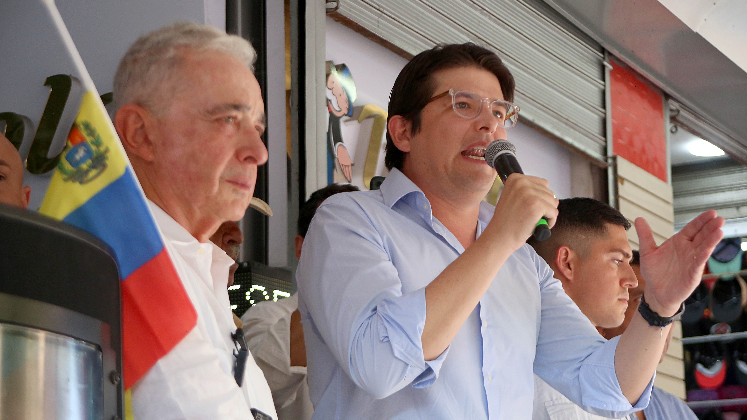 El senador Miguel Uribe acompañó al expresidente en su visita a Cúcuta.