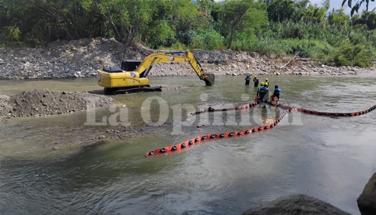 Plan de contingencia por derrame de petróleo: Foto // Cortesía de Aguas Kpital