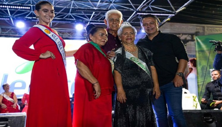 La tercera edad ya cuenta con la soberana para alegrar los carnavales.