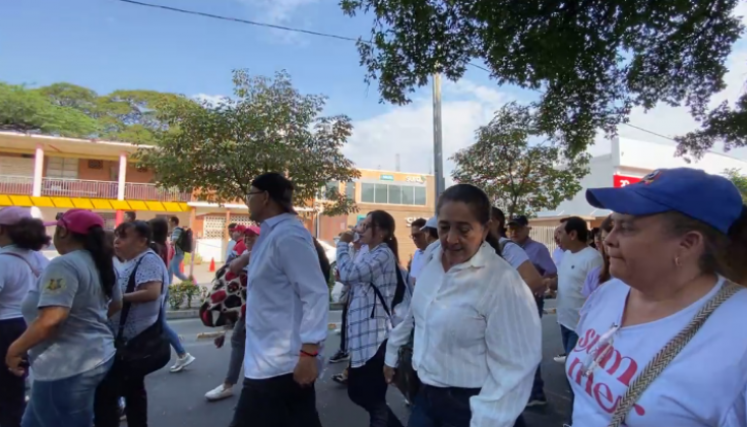 Docentes marchando