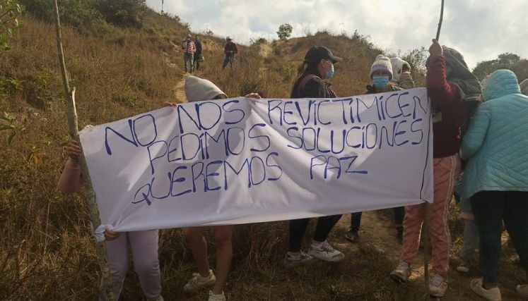 Desplazados de la violencia invaden predios de la Normal Superior de Ocaña.