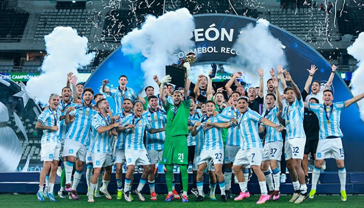 Racing, campeón de la Recopa Sudamericana. 