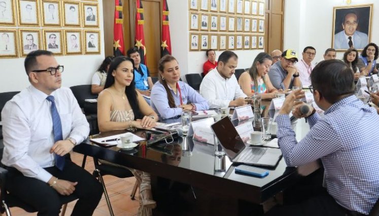 La reunión tuvo lugar en la Gobernación de Norte de Santander, donde entes gubernamentales, municipales, sindicatos y demás se reunieron apra hablar sobre la ola de violencia contra los maestros en Cúcuta y el departamento./ Foto :Cortesía.