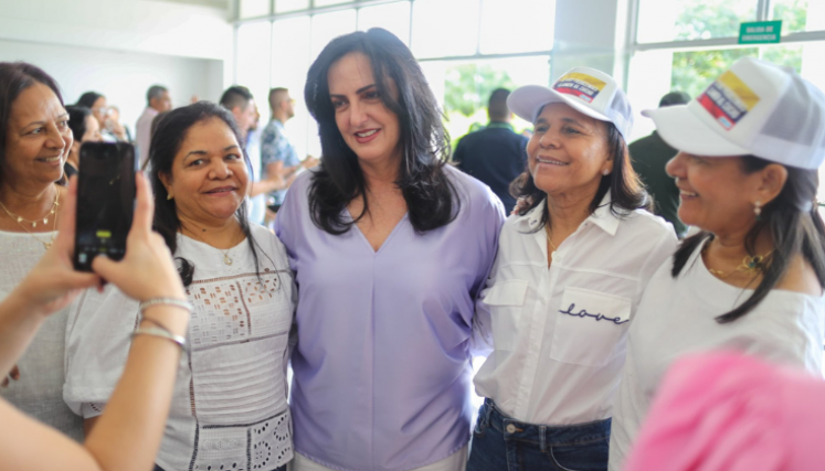 Maria Fernanda Cabal presidente