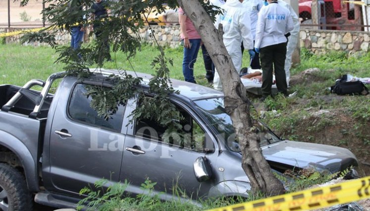 El vehículo de la víctima terminó dentro de una alcantarilla a pocos metros de la entrada al corregimiento de Urimaco.