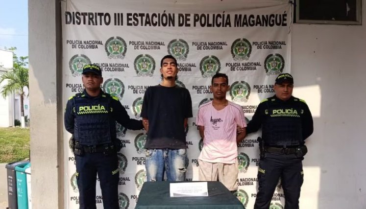 Asesinos. 