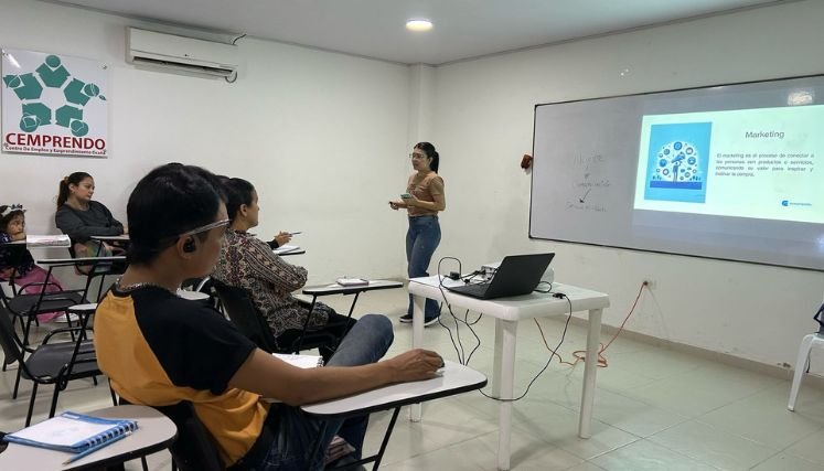 El Centro de Empleo y Emprendimiento de Ocaña capacita a la gente sobre herramientas digitales.