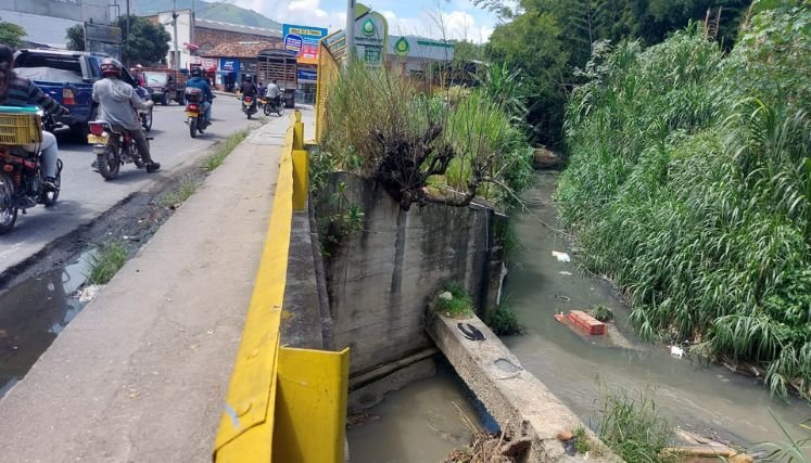 La Empresa de Servicios Públicos de Ocaña avanza con la construcción de los cruces especiales para descontaminar las aguas.