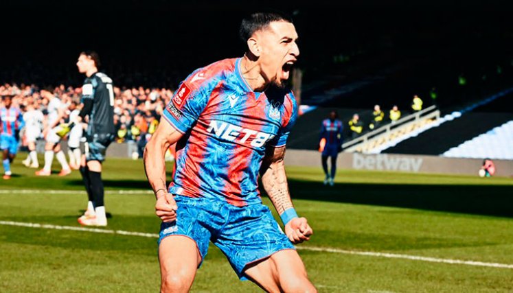 Daniel Muñoz, Crystal Palace 2025. 