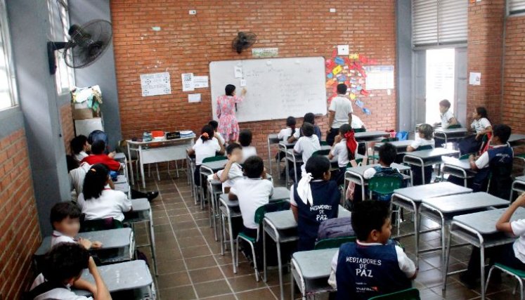 ESTUDIANTES-MEGACOLEGIO